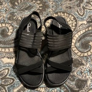 Black Sketchers Size 7.5